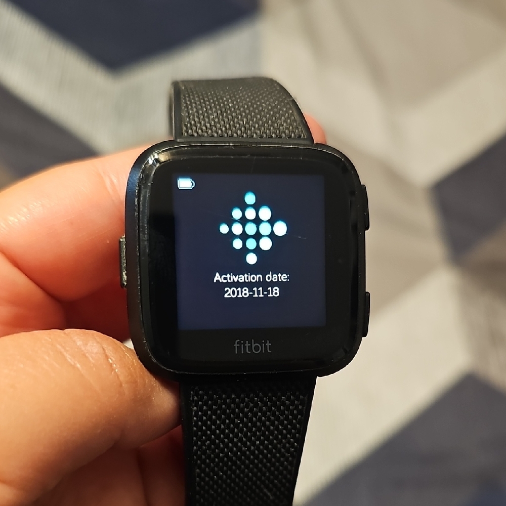 Used Fitbit Versa 2 Charcoal Gray Smartwatch